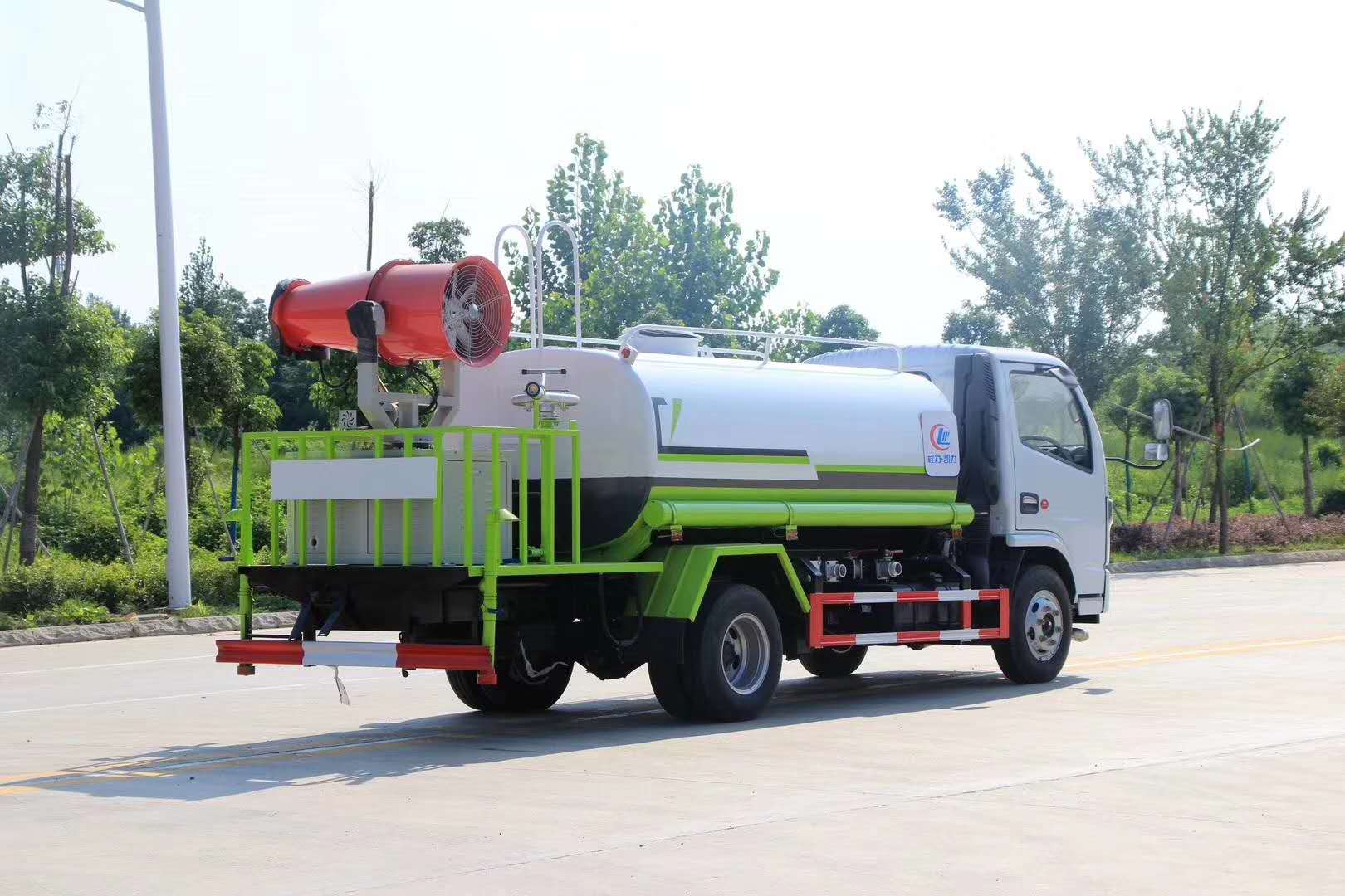大多利卡7方绿化喷洒车（带30米雾炮）