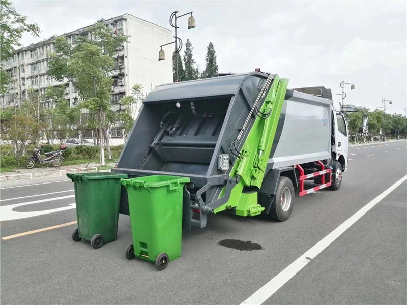 东风多利卡8方压缩垃圾车翻转机构展示视频